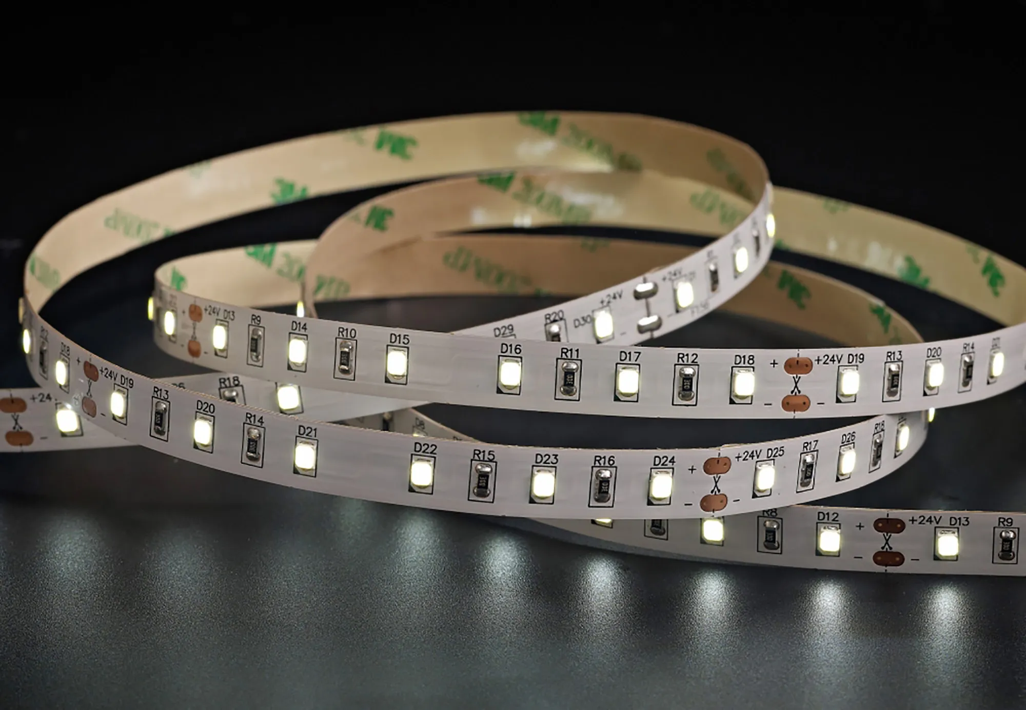 Axios Select 24V IP20 14.4W/m 2835 60LED/m Strip Lighting Dlux IP20 Strip